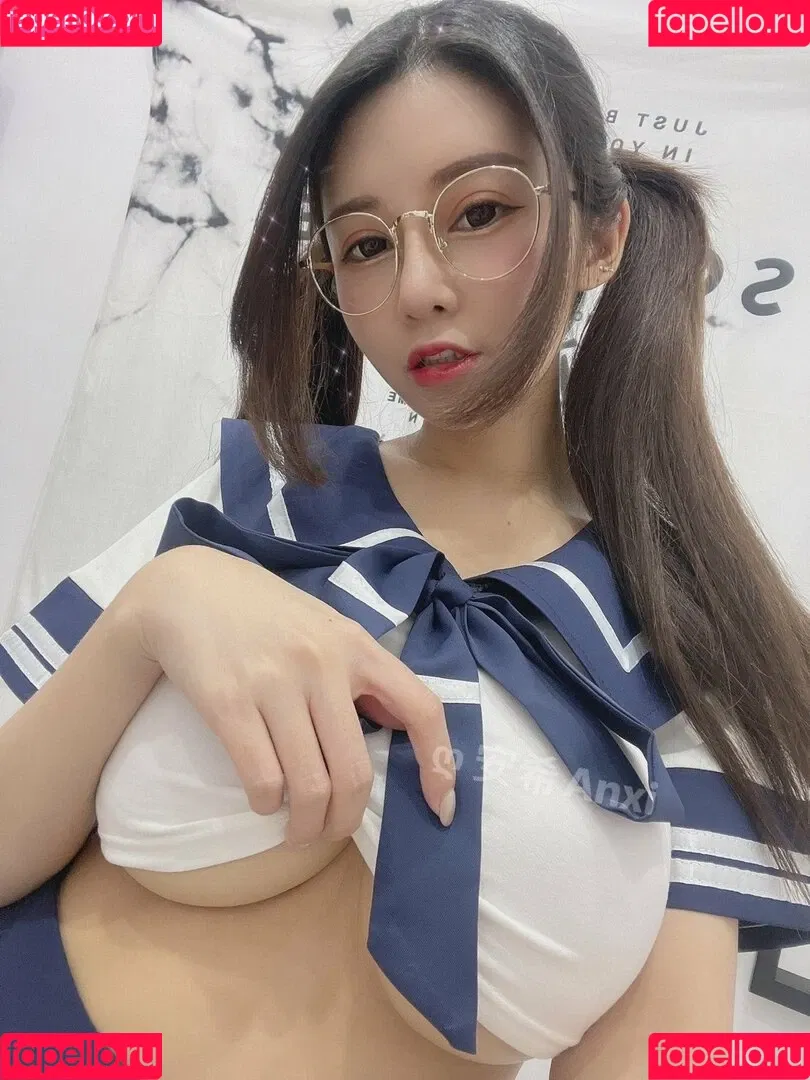 anxi666 / vickybaby / vickybaby61 / 安希Anxi Onlyfans Photo Gallery 