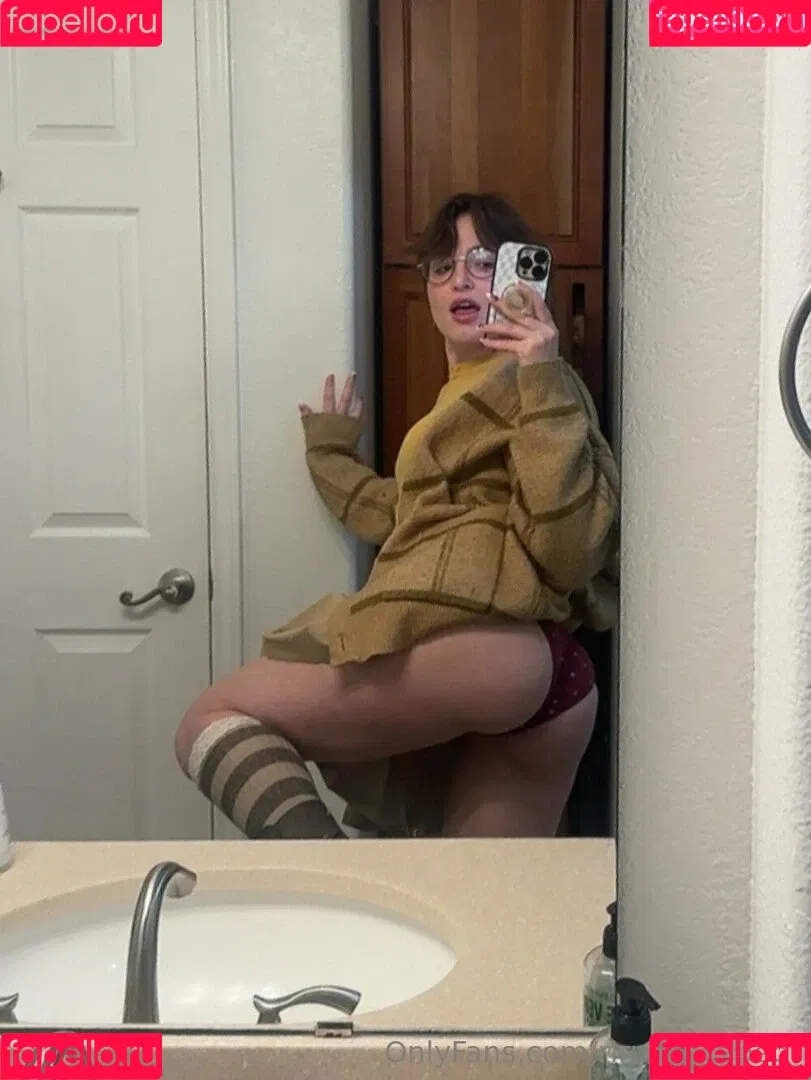 RLrunescapeGF / its_rlrunescapegf Onlyfans Photo Gallery 