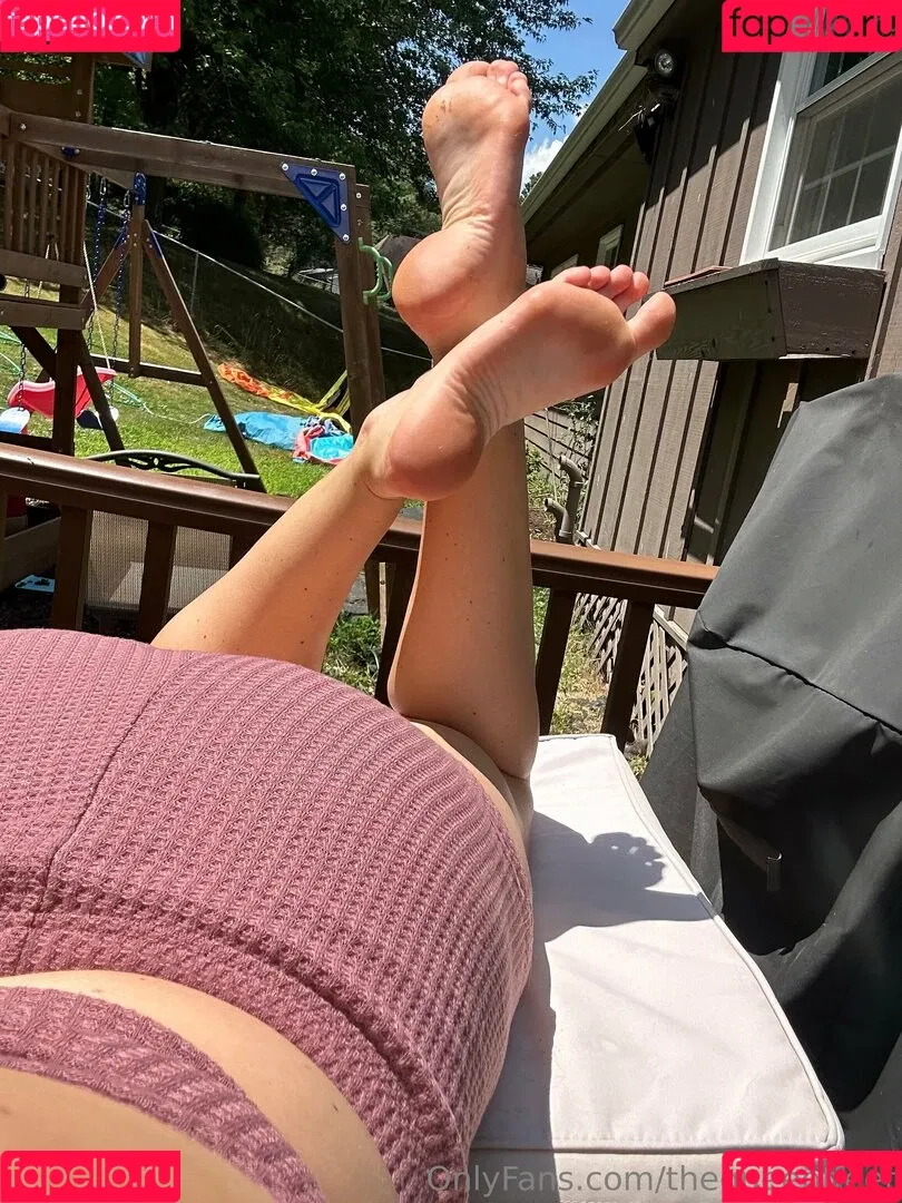 queenfootsy / thequeeoffeet Onlyfans Photo Gallery 