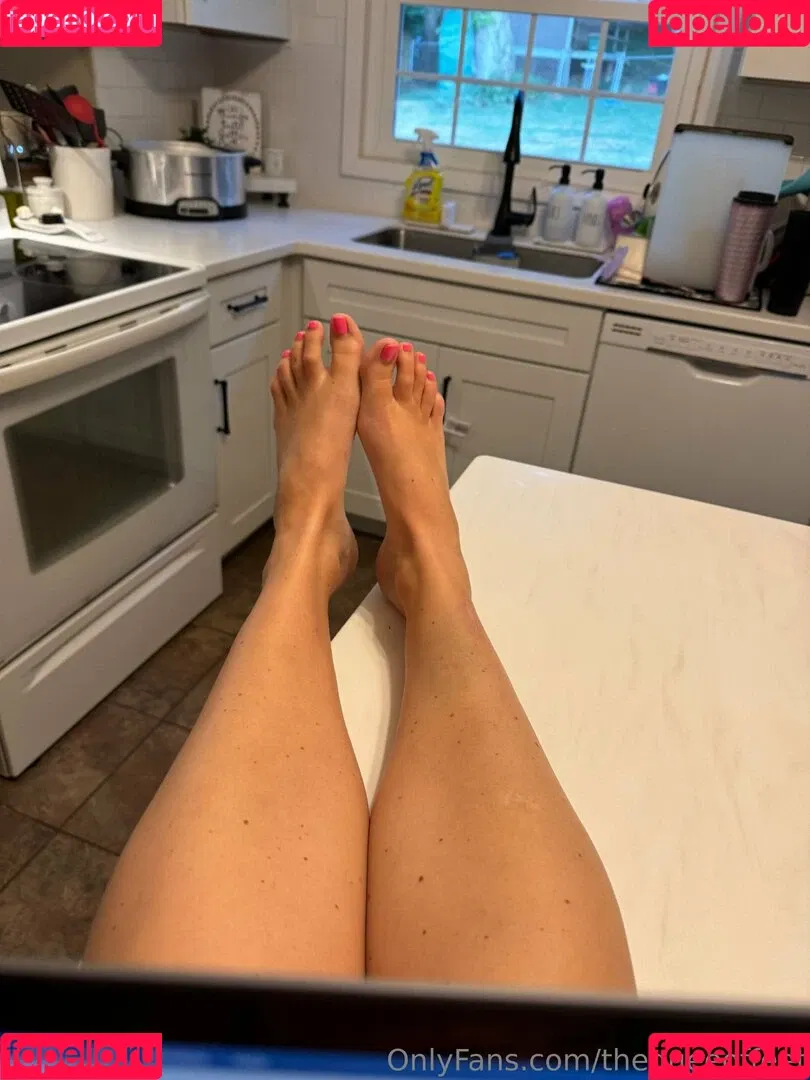 queenfootsy / thequeeoffeet Onlyfans Photo Gallery 