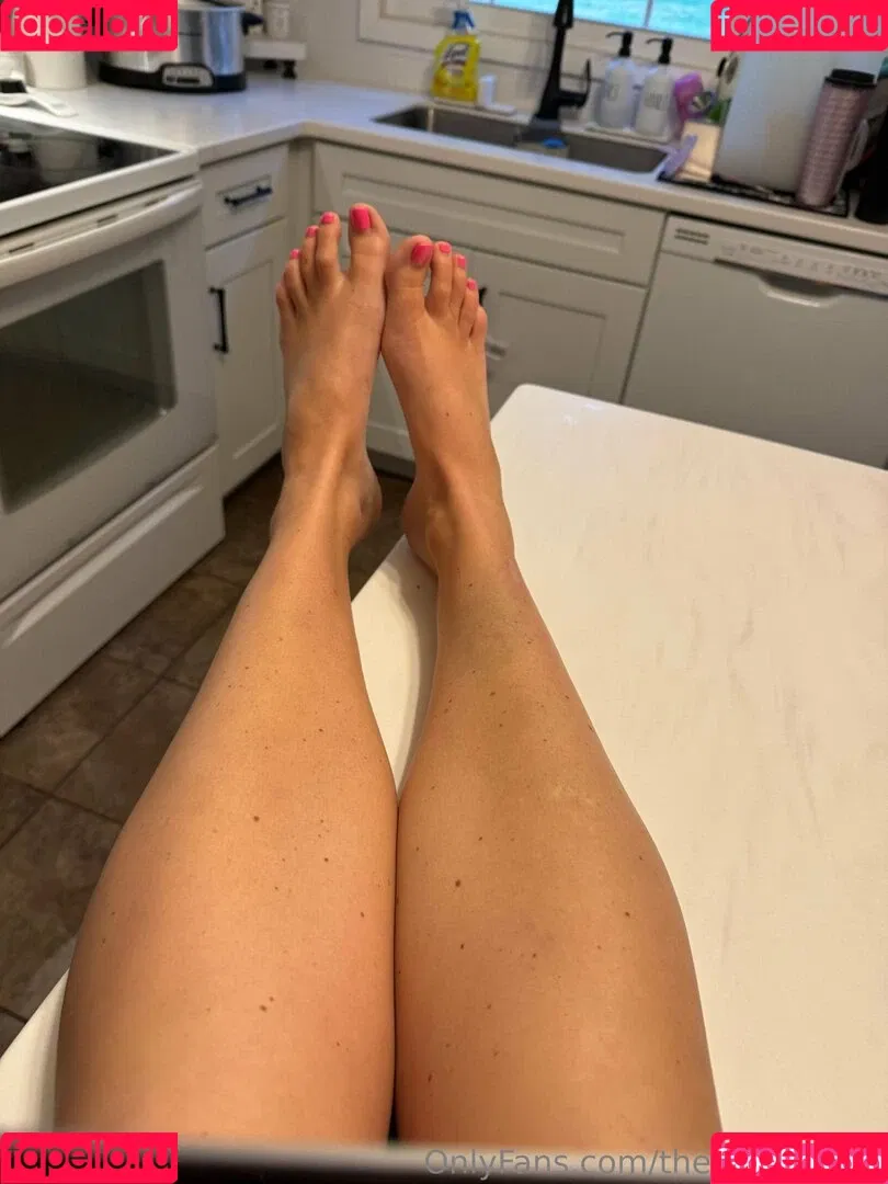 queenfootsy / thequeeoffeet Onlyfans Photo Gallery 