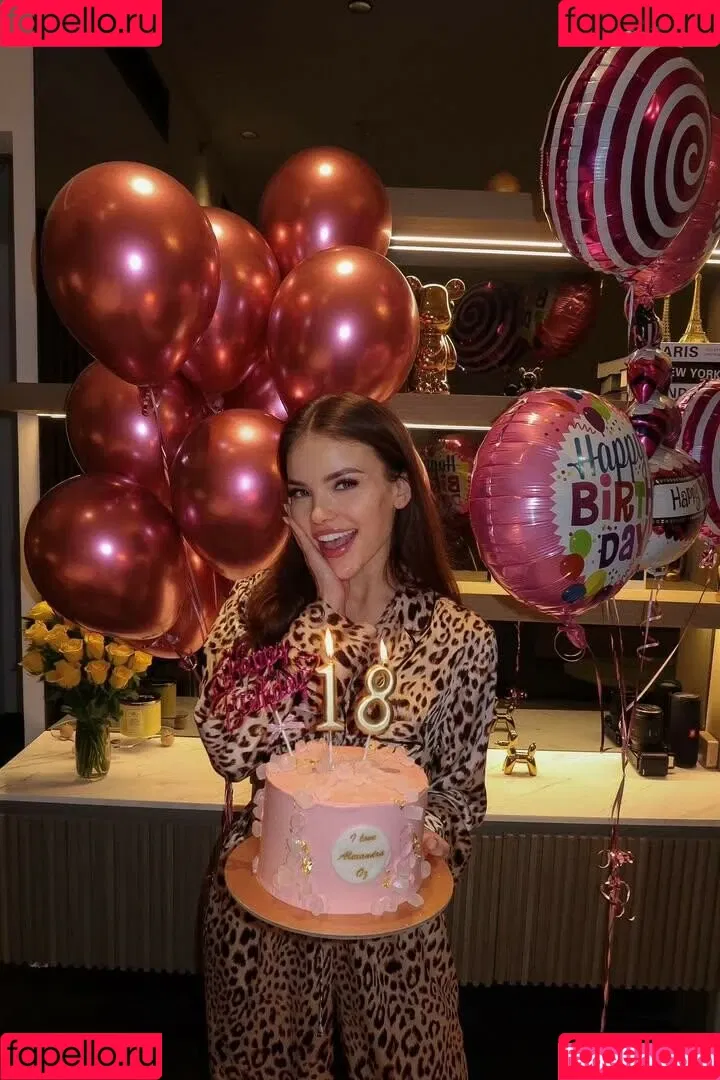 Alexandra Ozz / Alexandra Ozz / Alexandra Ozerianska / alexandra_ozz Onlyfans Photo Gallery 