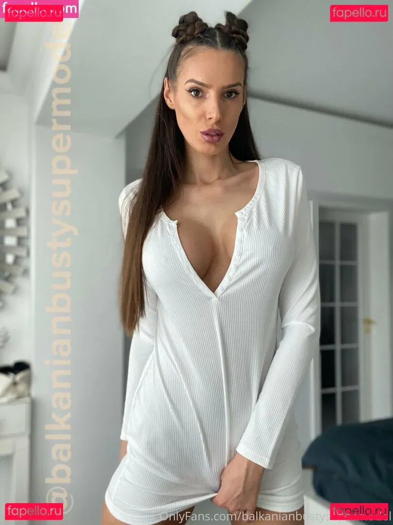 balkanianbustysupermodel Onlyfans Photo Gallery 