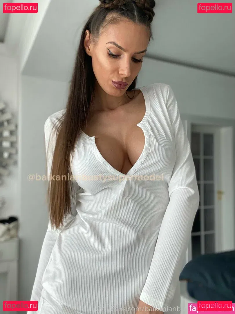 balkanianbustysupermodel Onlyfans Photo Gallery 