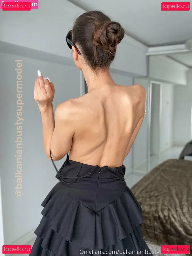 balkanianbustysupermodel Onlyfans Photo Gallery 