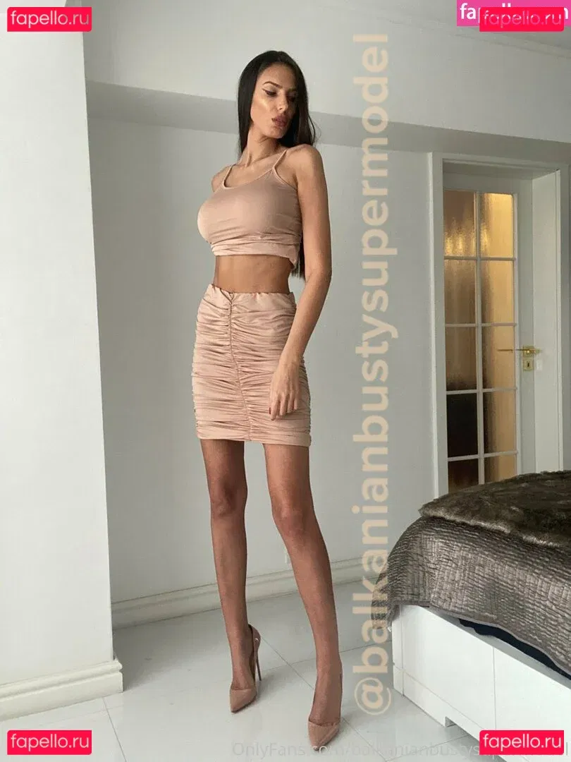 balkanianbustysupermodel Onlyfans Photo Gallery 