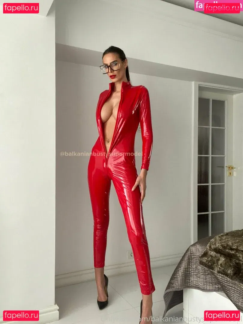 balkanianbustysupermodel Onlyfans Photo Gallery 