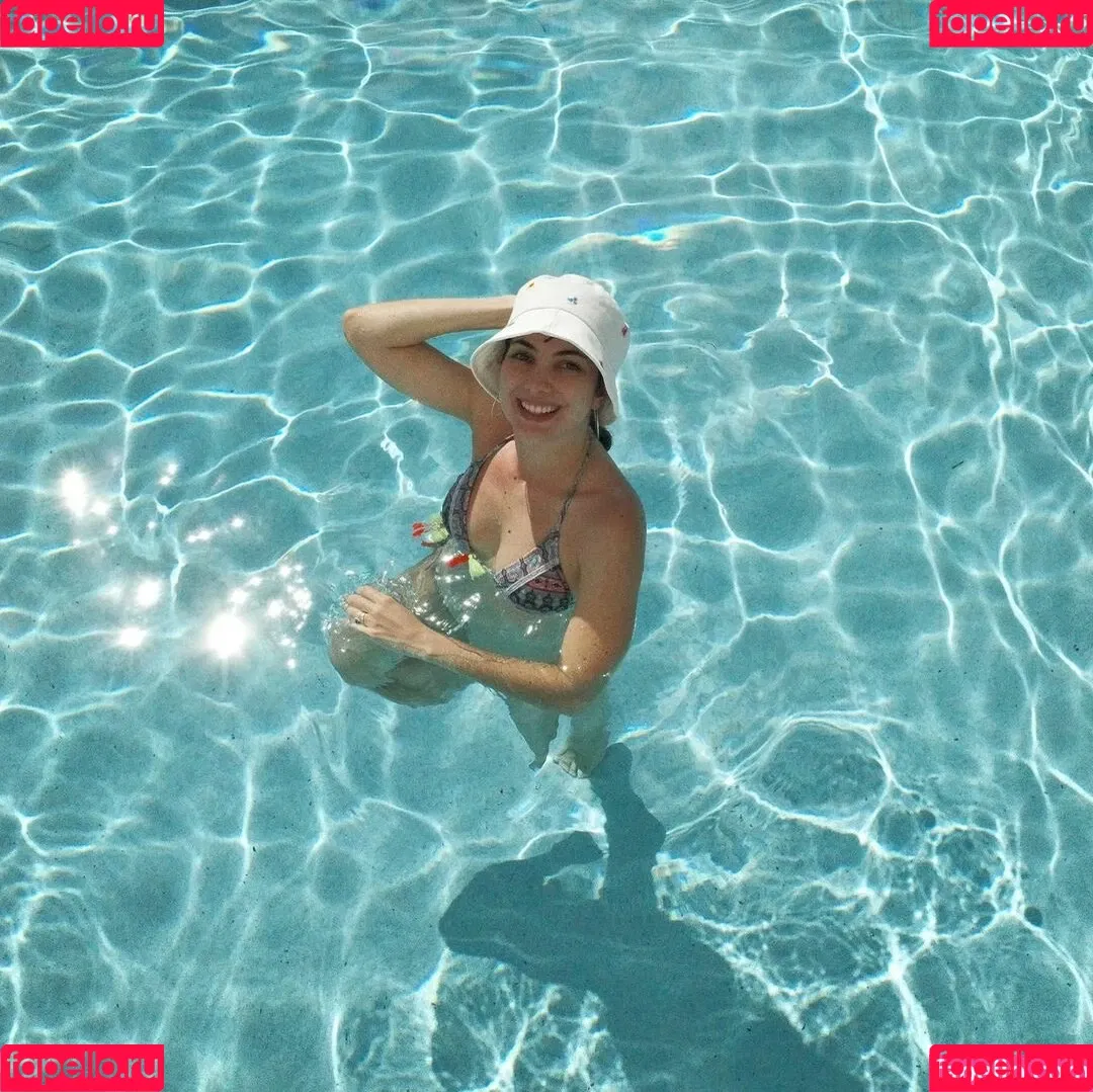 Sweet Carol / carolinarossi10 / curveswithcaroline Onlyfans Photo Gallery 