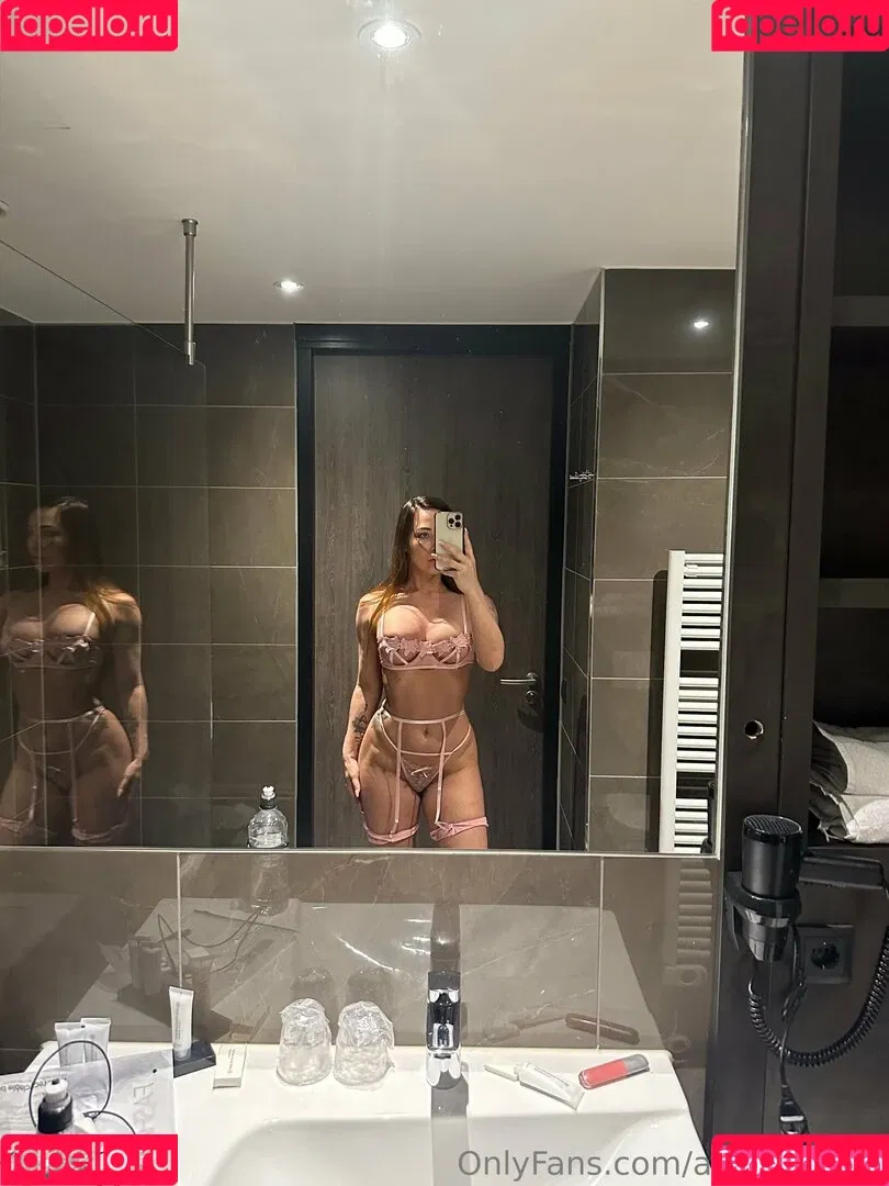 Anna Delyla / anna_delyla Onlyfans Photo Gallery 