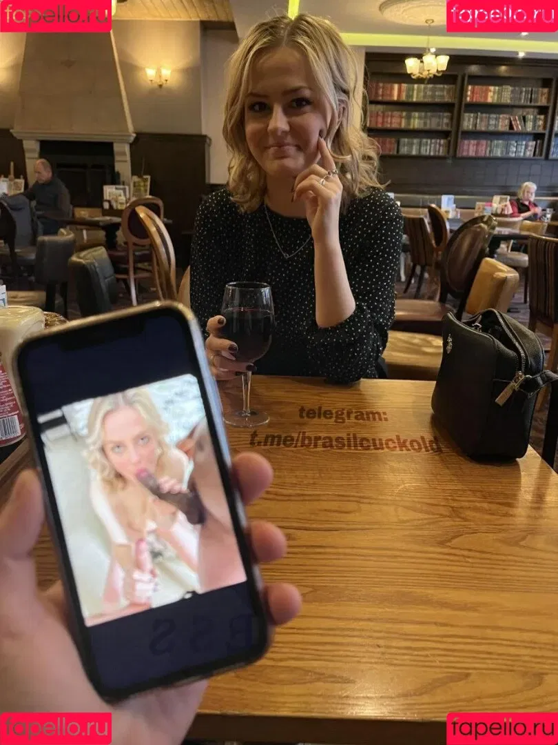 Casadas HotWife / https: / jessistone / marinarotty.ofc Onlyfans Photo Gallery 