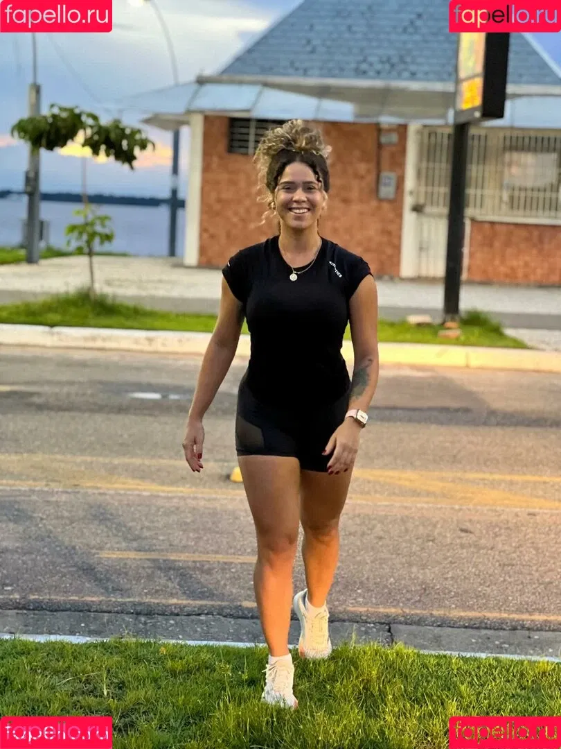 Casadas HotWife / https: / jessistone / marinarotty.ofc Onlyfans Photo Gallery 