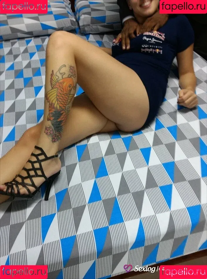 Casadas HotWife / https: / jessistone / marinarotty.ofc Onlyfans Photo Gallery 