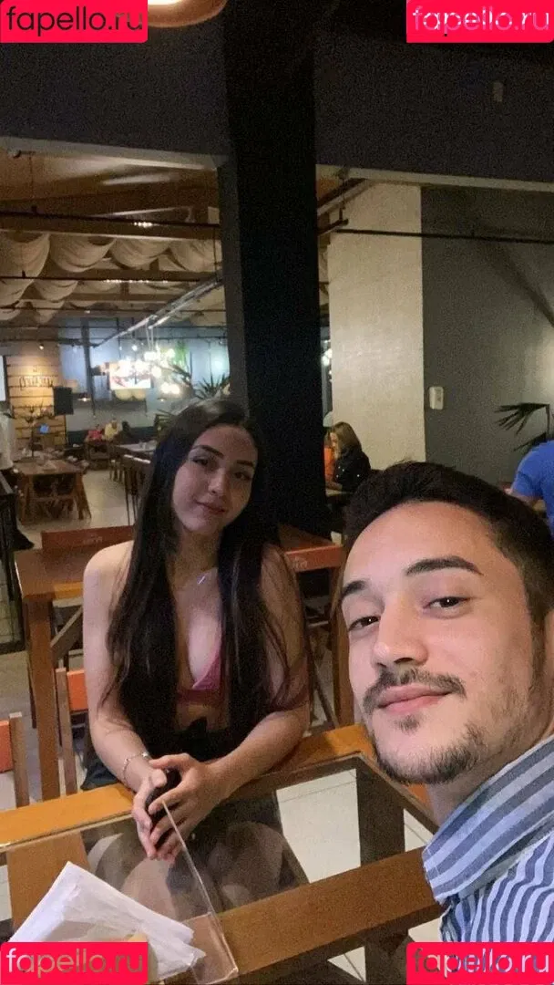 Casadas HotWife / https: / jessistone / marinarotty.ofc Onlyfans Photo Gallery 