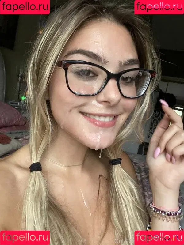 Rachel / lioness.in.the.rain / miss_in_tights / missintights / missinwolford Onlyfans Photo Gallery 