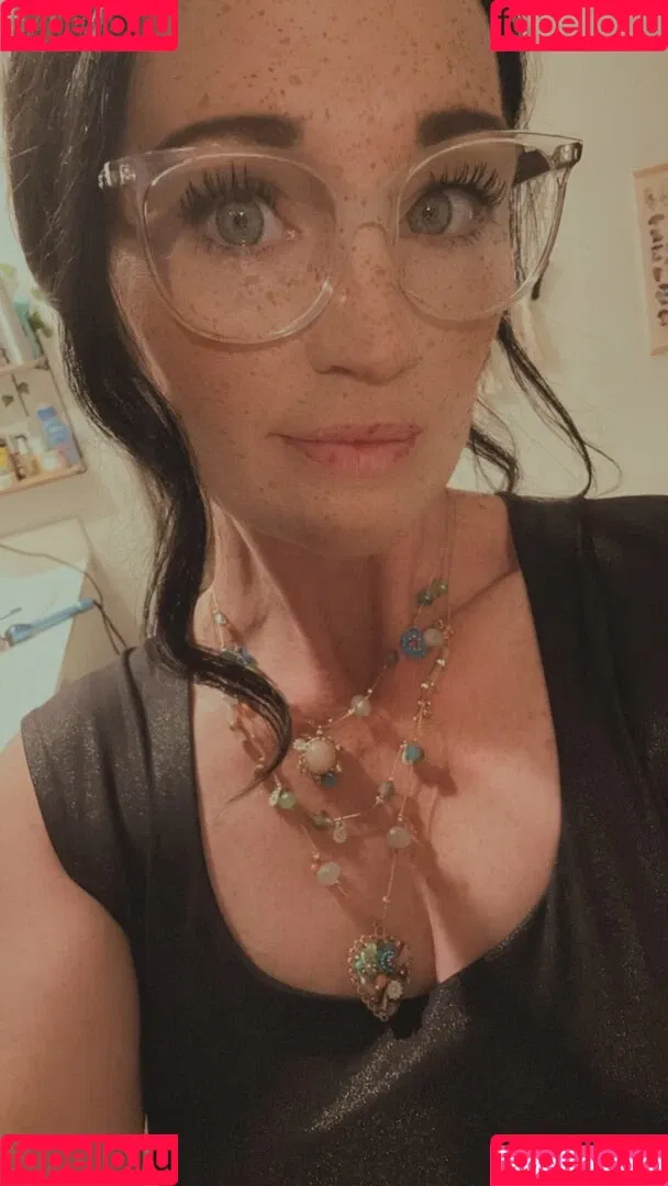 Rachel / lioness.in.the.rain / miss_in_tights / missintights / missinwolford Onlyfans Photo Gallery 