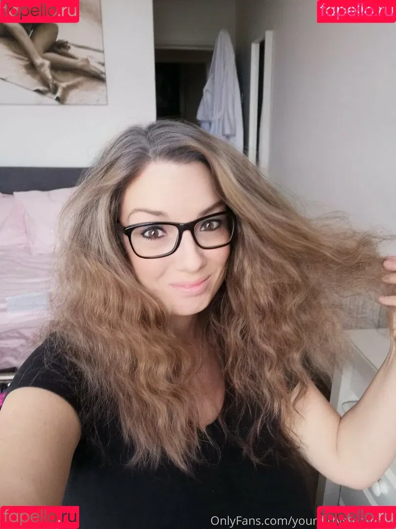 mommy_motivated / yourdirtystepmom Onlyfans Photo Gallery 