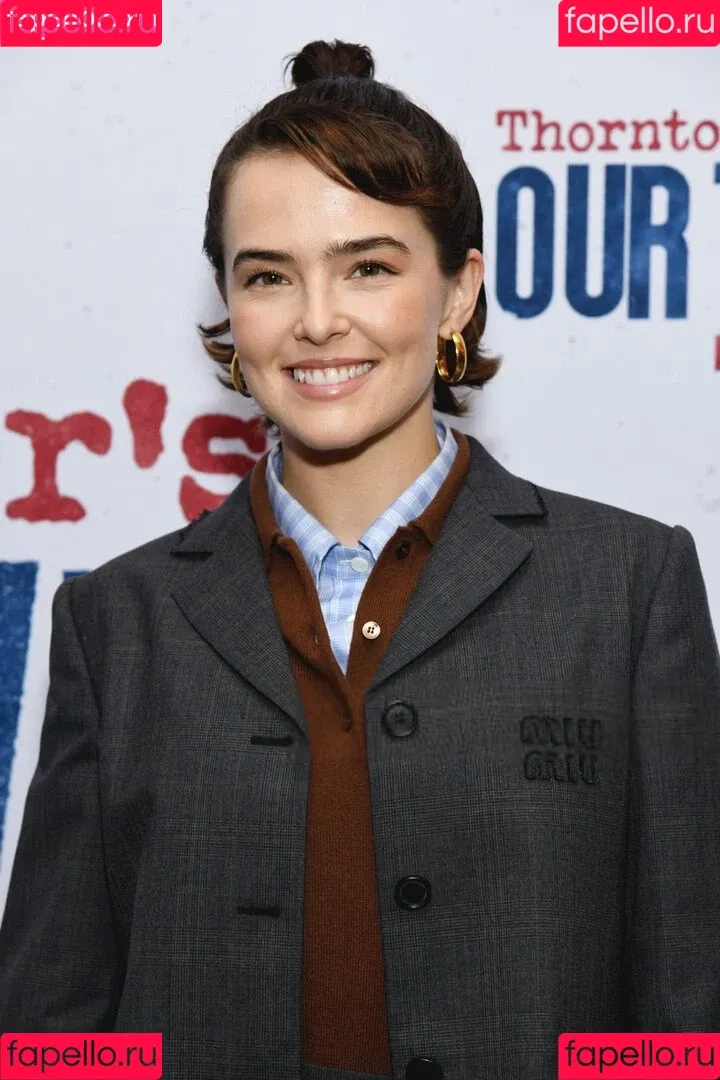 Zoey Deutch / zoeydeutch Onlyfans Photo Gallery 