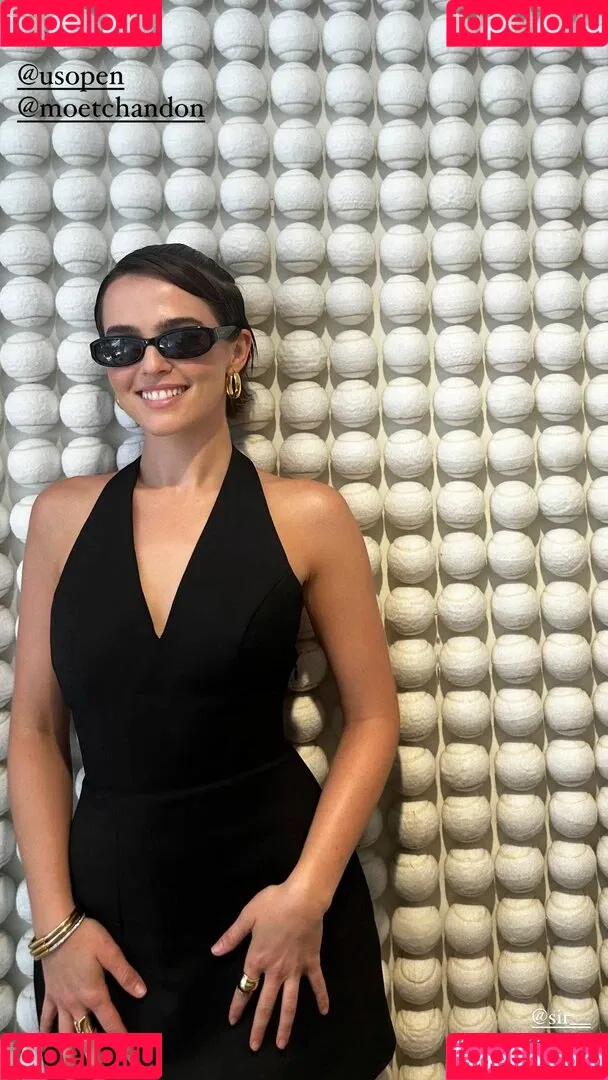 Zoey Deutch / zoeydeutch Onlyfans Photo Gallery 