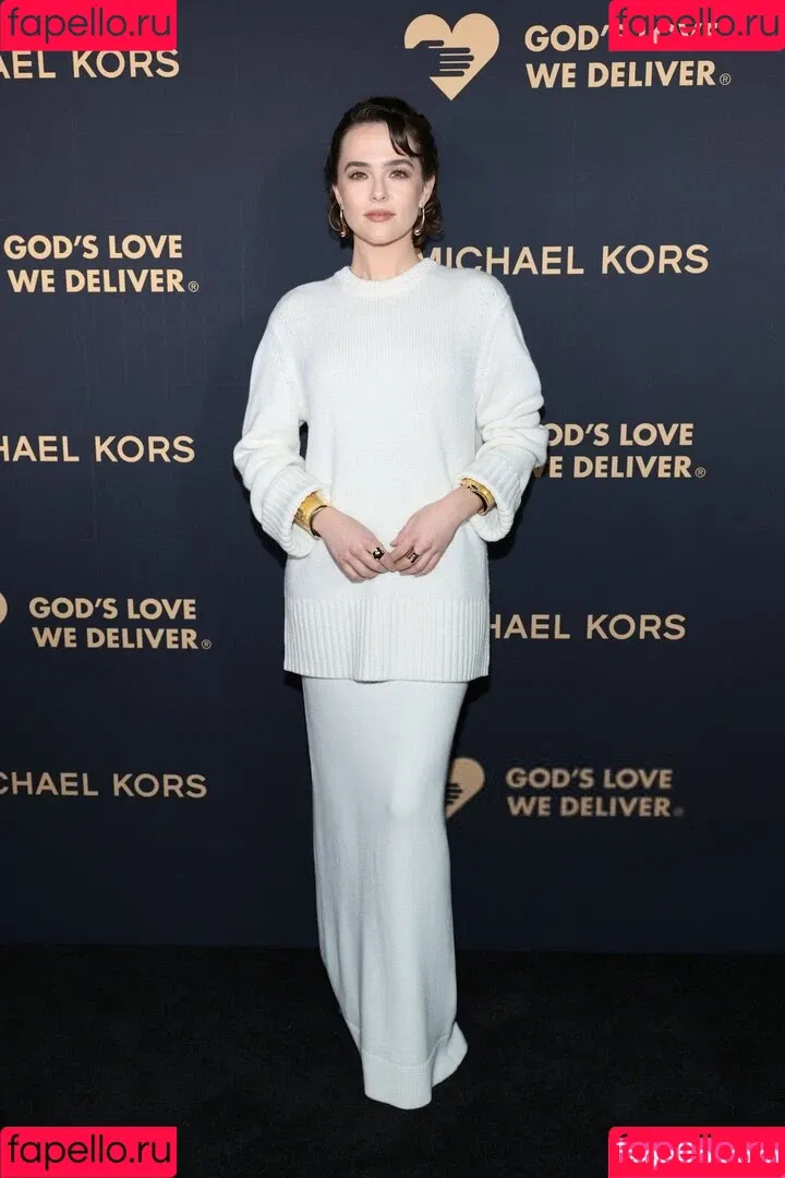 Zoey Deutch / zoeydeutch Onlyfans Photo Gallery 