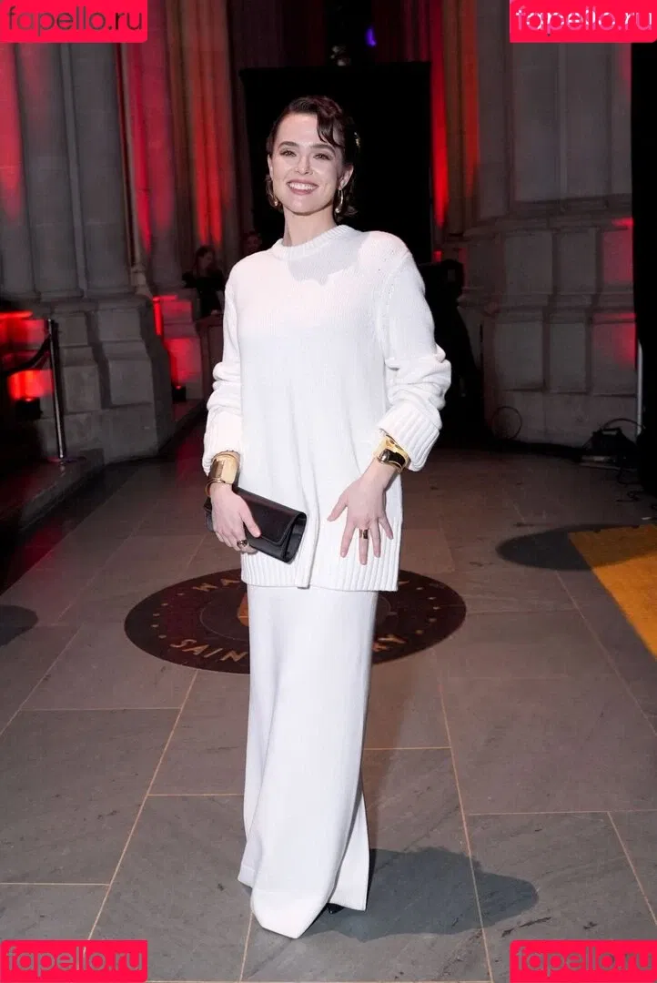 Zoey Deutch / zoeydeutch Onlyfans Photo Gallery 