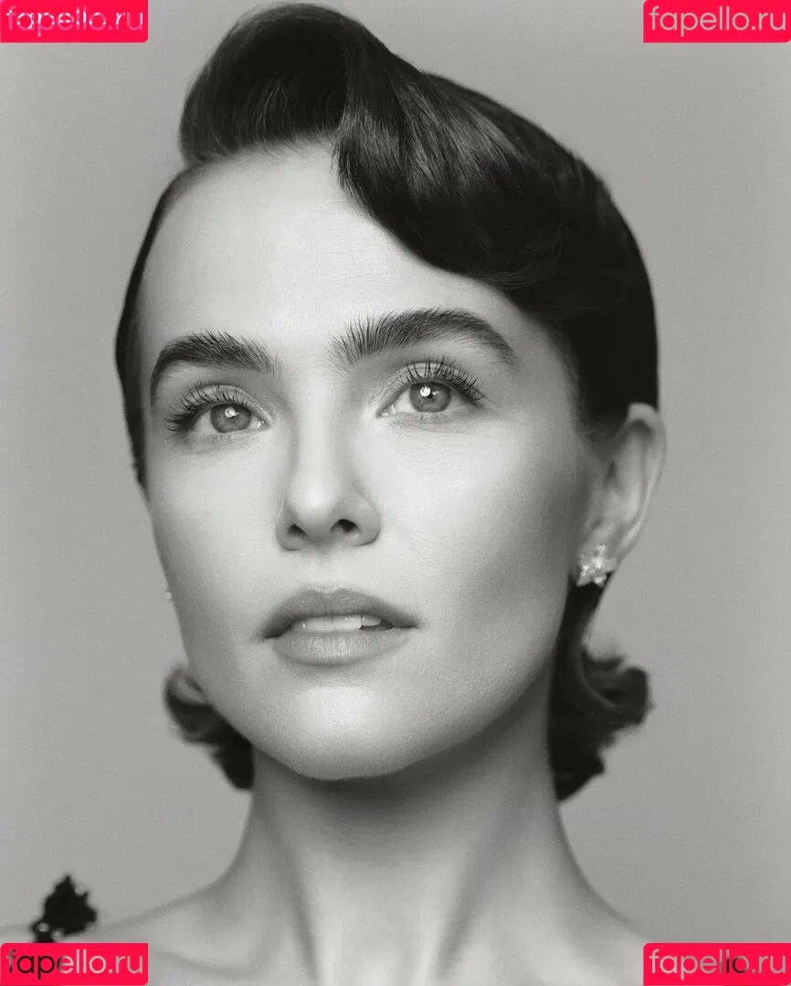 Zoey Deutch / zoeydeutch Onlyfans Photo Gallery 