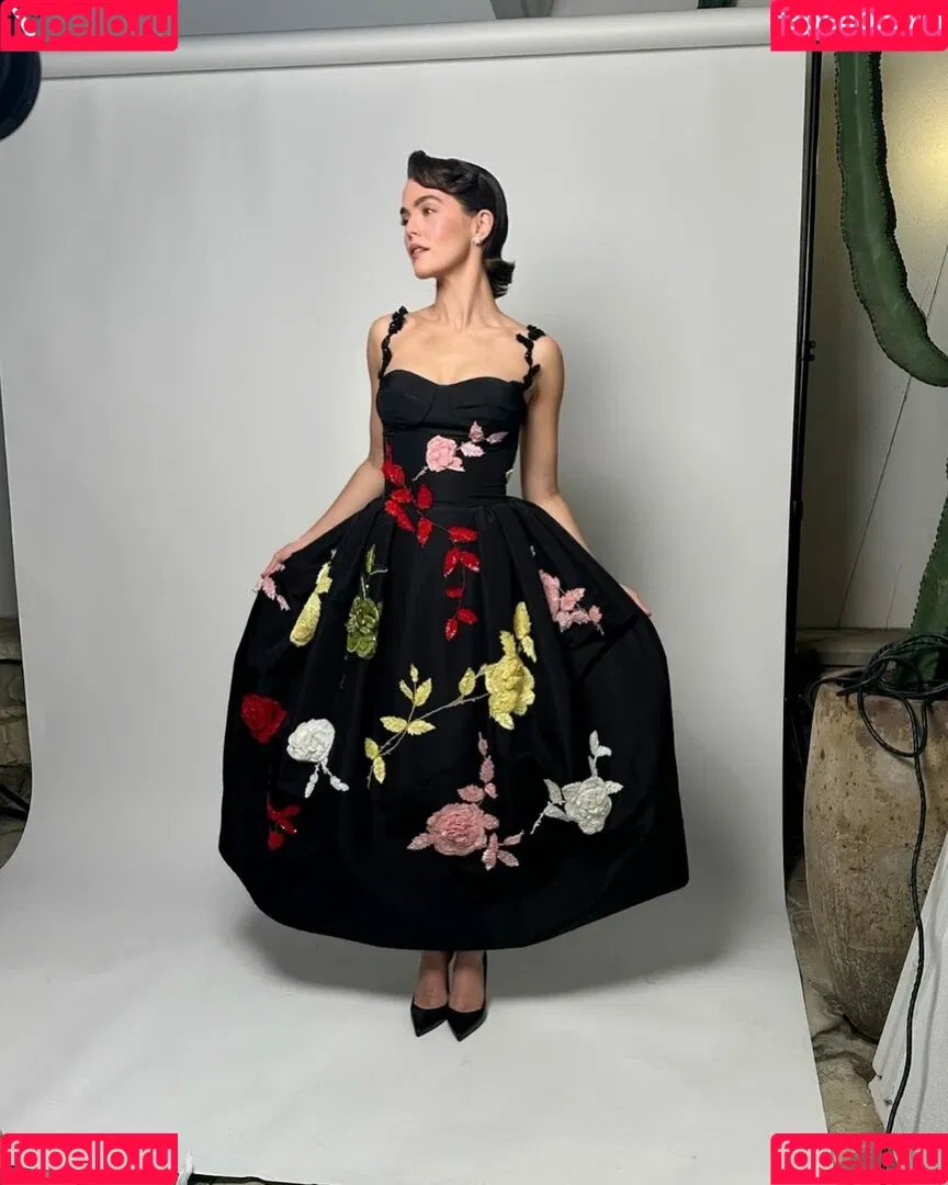 Zoey Deutch / zoeydeutch Onlyfans Photo Gallery 