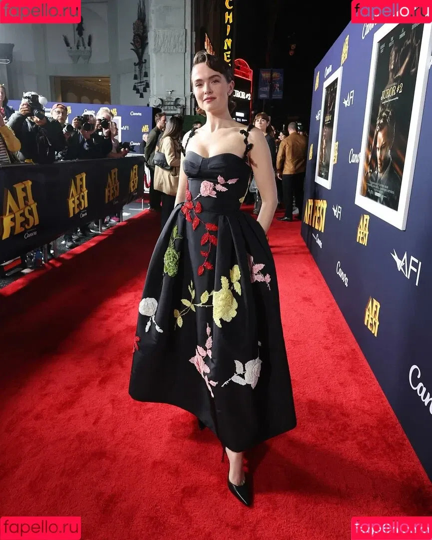 Zoey Deutch / zoeydeutch Onlyfans Photo Gallery 