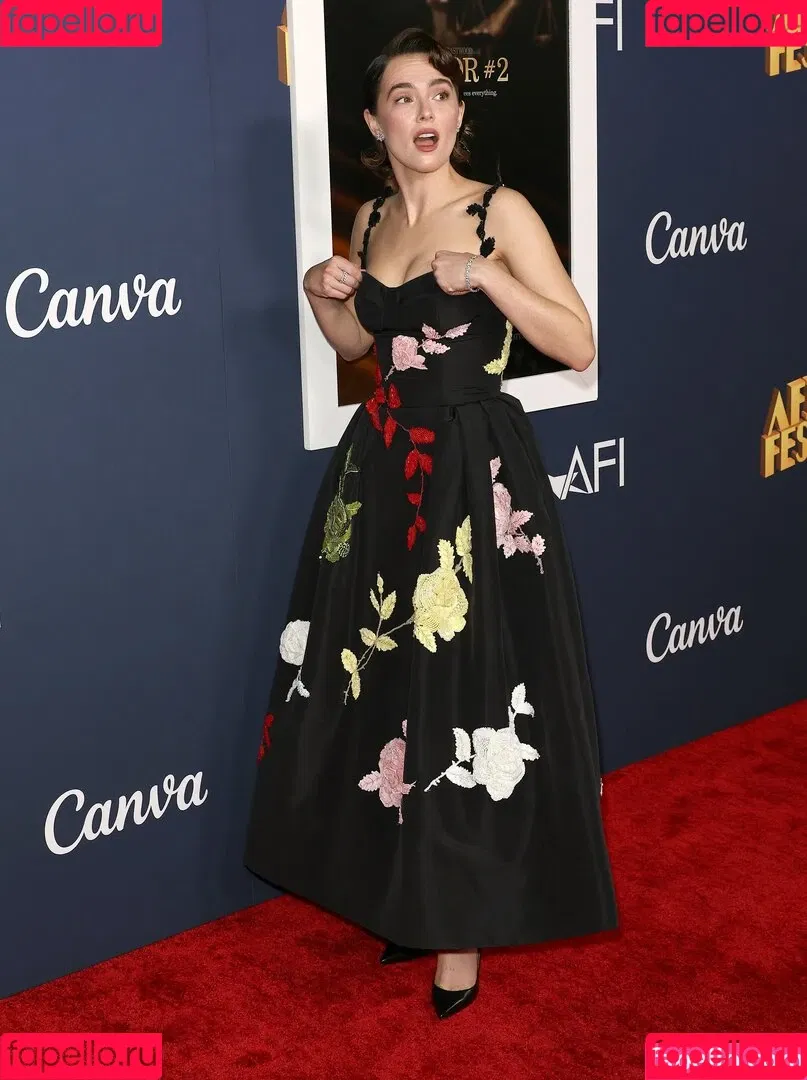 Zoey Deutch / zoeydeutch Onlyfans Photo Gallery 