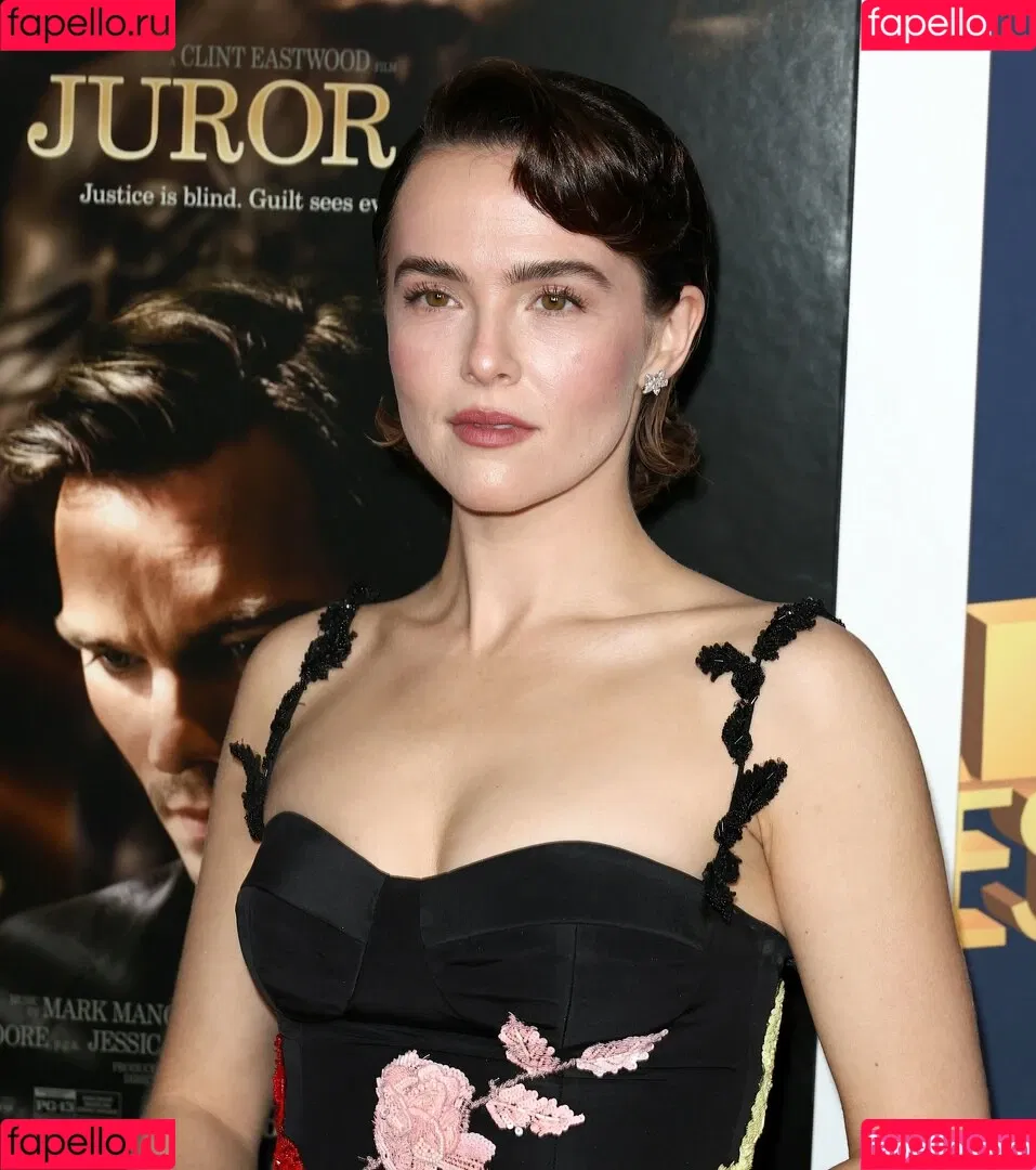 Zoey Deutch / zoeydeutch Onlyfans Photo Gallery 