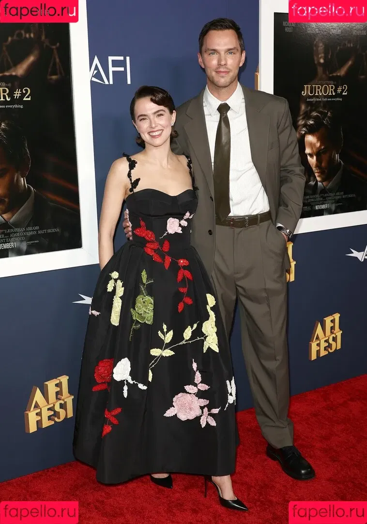 Zoey Deutch / zoeydeutch Onlyfans Photo Gallery 