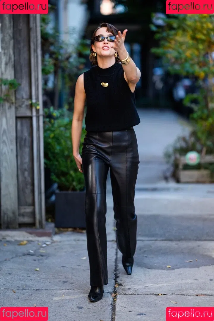 Zoey Deutch / zoeydeutch Onlyfans Photo Gallery 