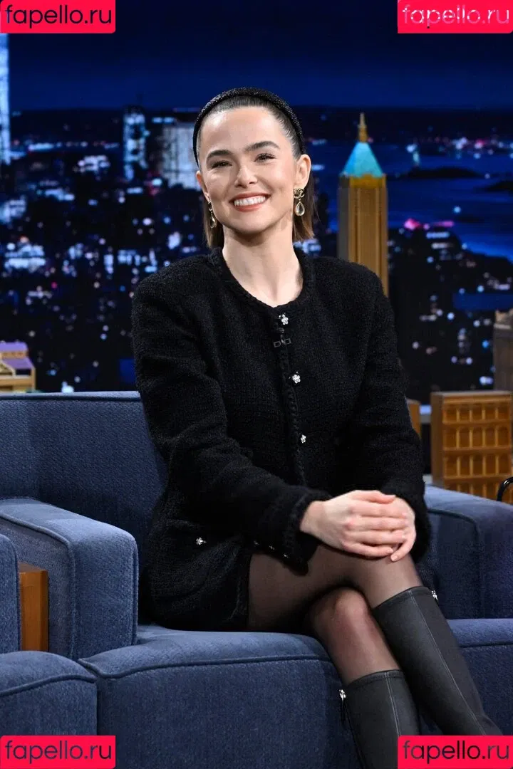 Zoey Deutch / zoeydeutch Onlyfans Photo Gallery 