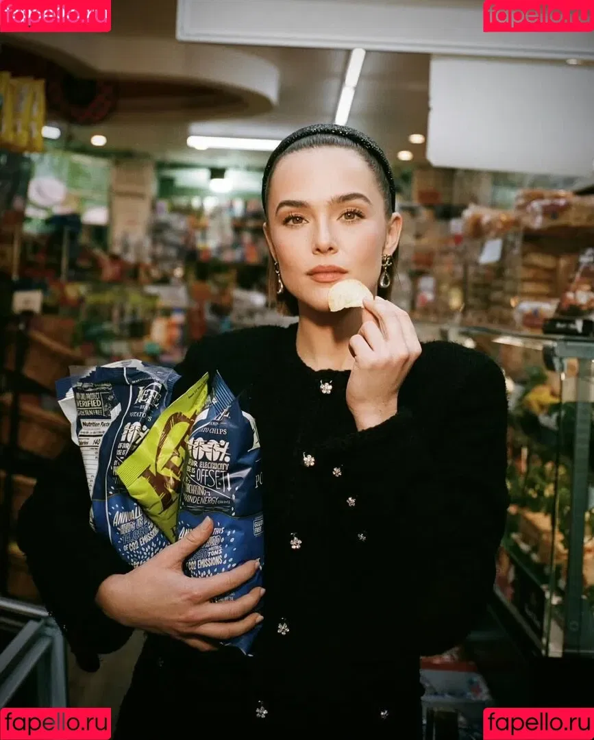 Zoey Deutch / zoeydeutch Onlyfans Photo Gallery 