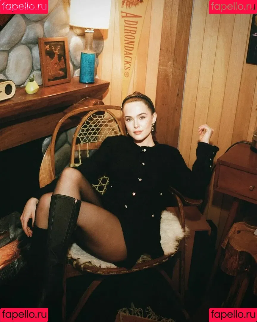 Zoey Deutch / zoeydeutch Onlyfans Photo Gallery 