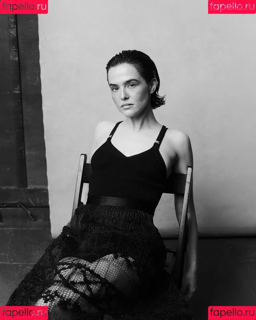 Zoey Deutch / zoeydeutch Onlyfans Photo Gallery 
