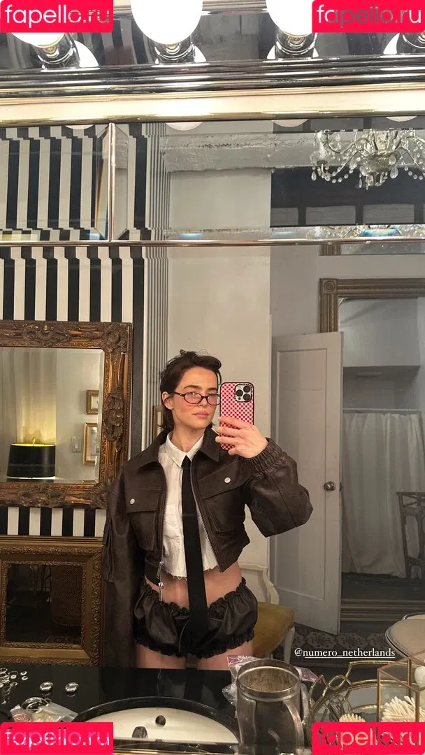 Zoey Deutch / zoeydeutch Onlyfans Photo Gallery 