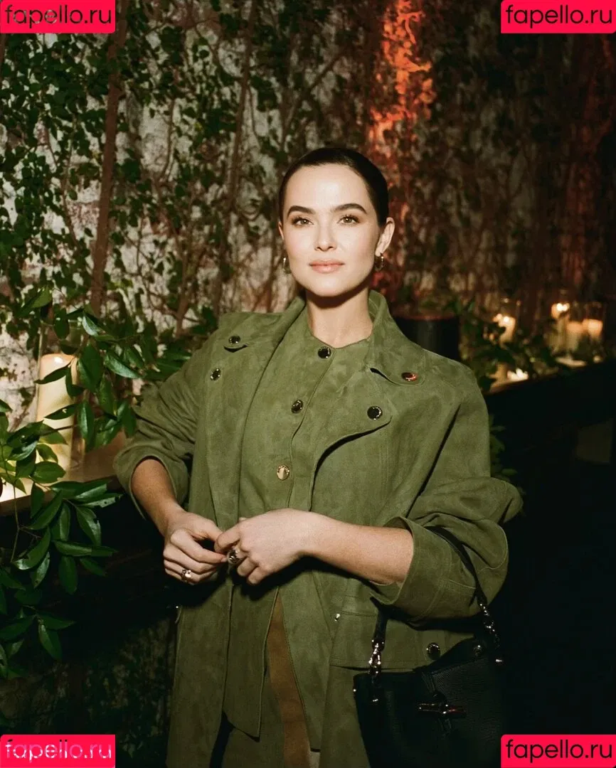 Zoey Deutch / zoeydeutch Onlyfans Photo Gallery 