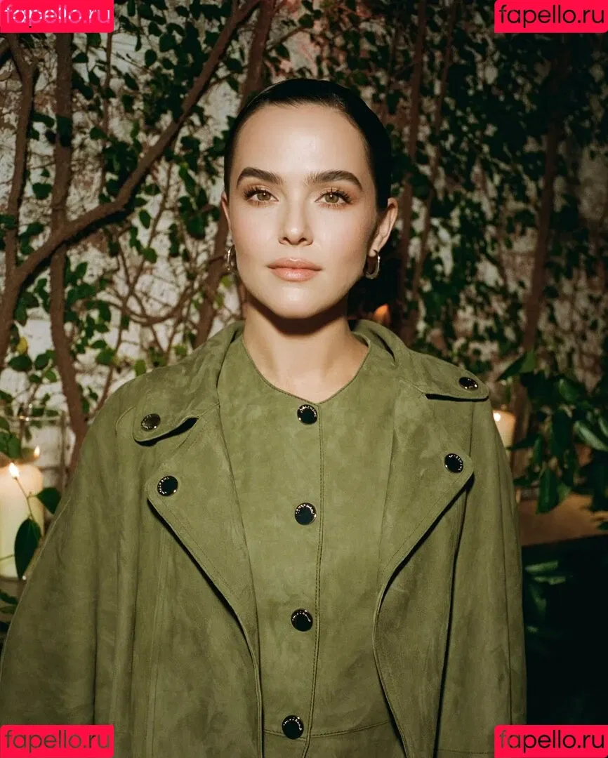 Zoey Deutch / zoeydeutch Onlyfans Photo Gallery 