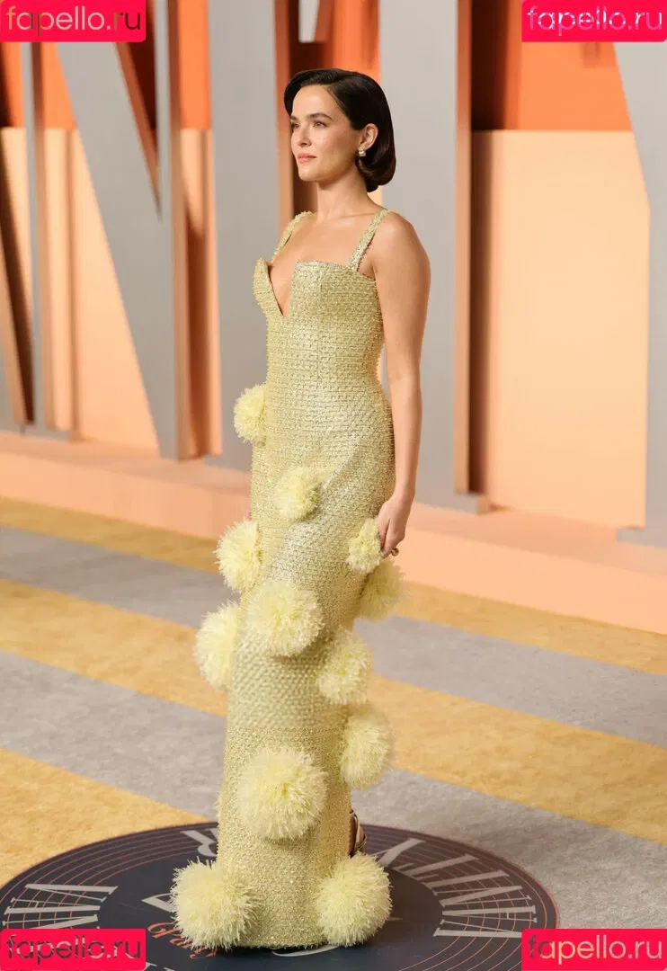 Zoey Deutch / zoeydeutch Onlyfans Photo Gallery 