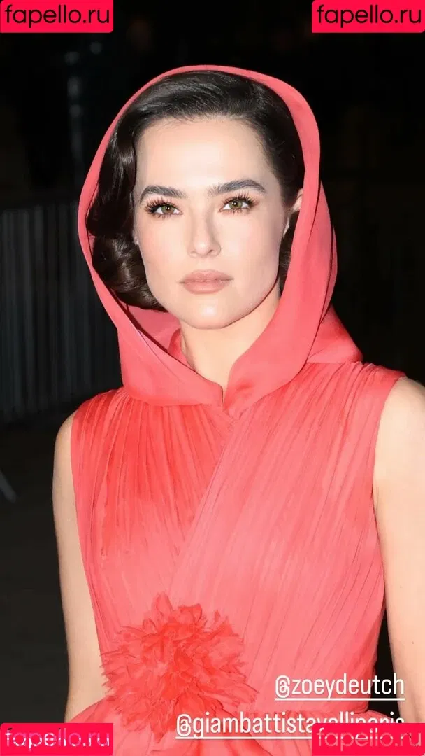 Zoey Deutch / zoeydeutch Onlyfans Photo Gallery 