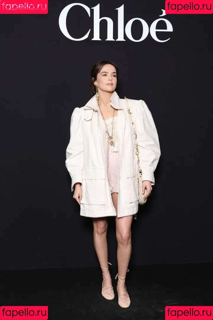 Zoey Deutch / zoeydeutch Onlyfans Photo Gallery 