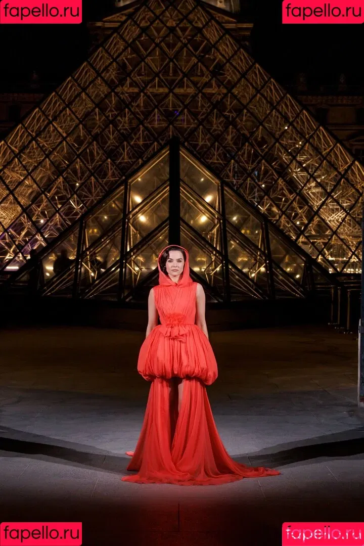 Zoey Deutch / zoeydeutch Onlyfans Photo Gallery 