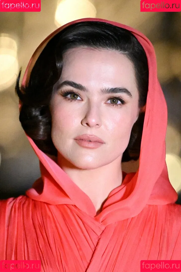 Zoey Deutch / zoeydeutch Onlyfans Photo Gallery 