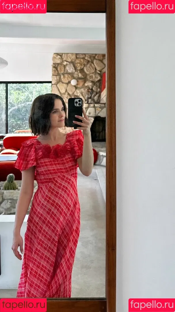 Zoey Deutch / zoeydeutch Onlyfans Photo Gallery 