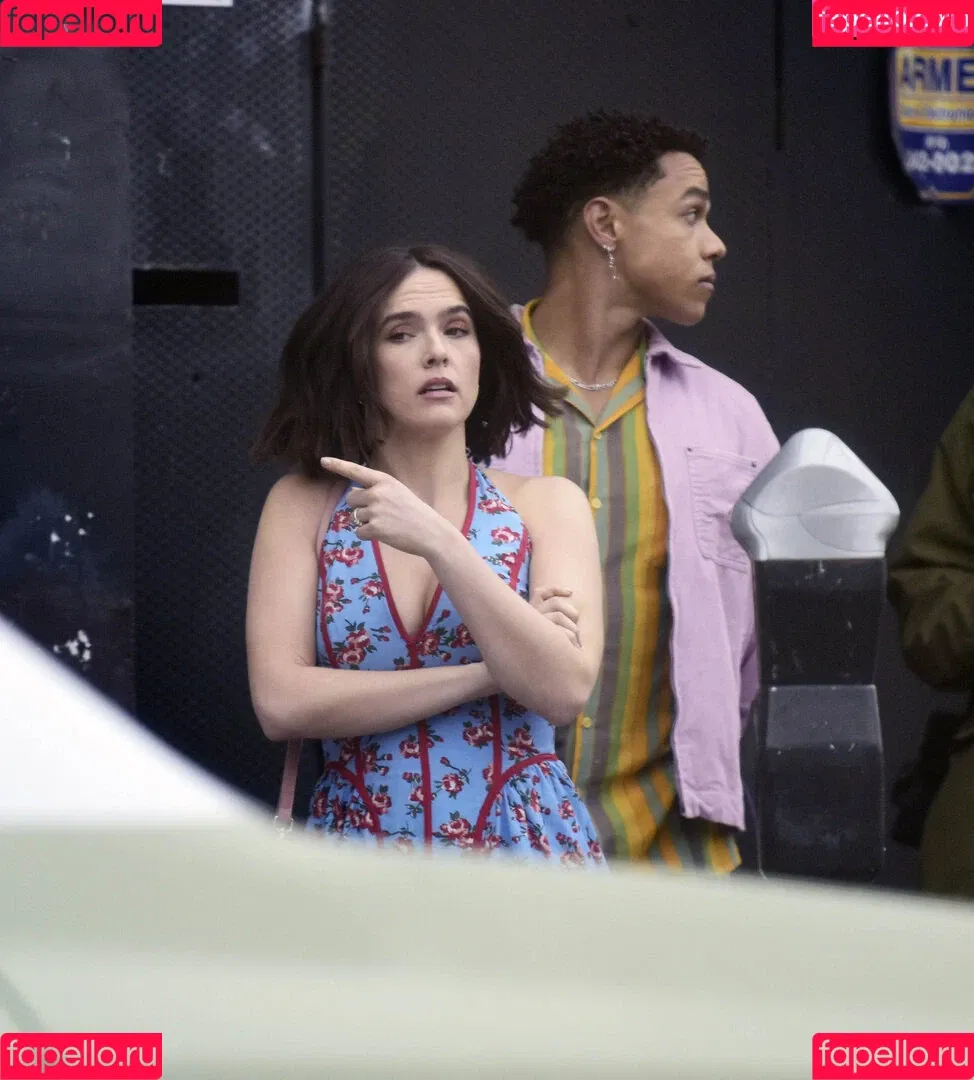 Zoey Deutch / zoeydeutch Onlyfans Photo Gallery 