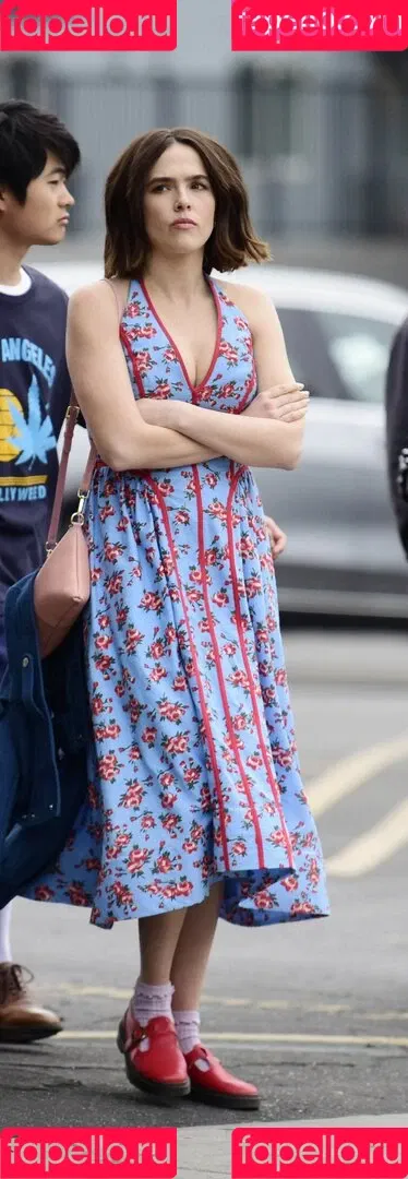 Zoey Deutch / zoeydeutch Onlyfans Photo Gallery 