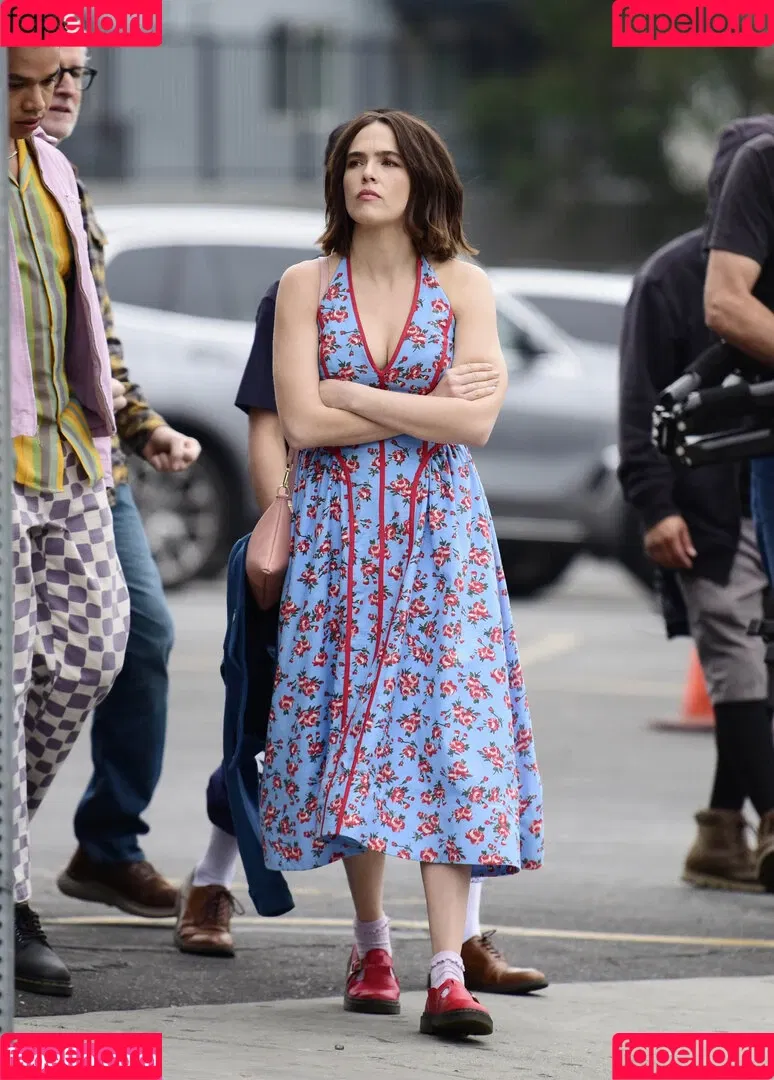 Zoey Deutch / zoeydeutch Onlyfans Photo Gallery 