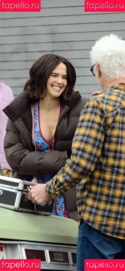 Zoey Deutch / zoeydeutch Onlyfans Photo Gallery 