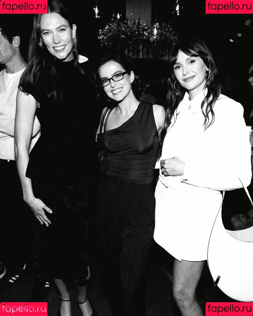 Zoey Deutch / zoeydeutch Onlyfans Photo Gallery 