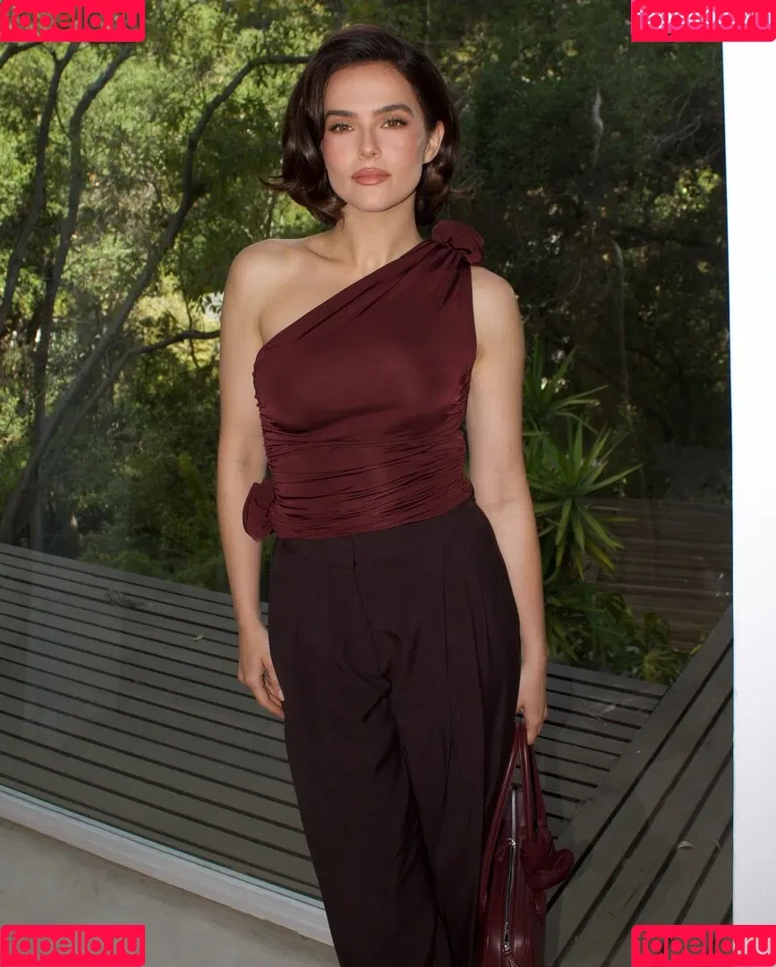 Zoey Deutch / zoeydeutch Onlyfans Photo Gallery 